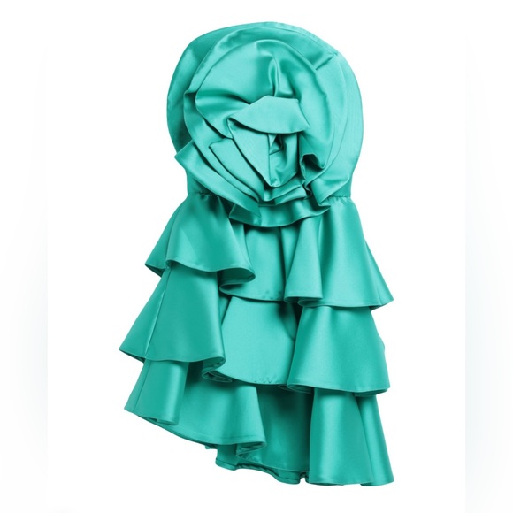 Simona Corsellini Dresses & Skirts - New Space Simona Corsellini Tiered Mini Dress
In Green Size 42